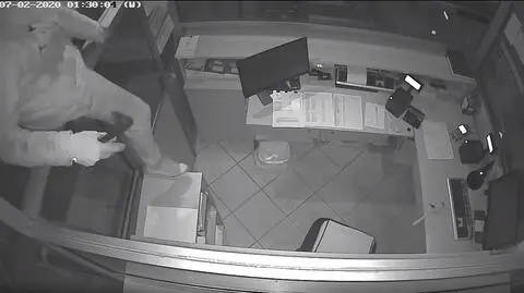 Złodzieja nagrała kamera monitoringu