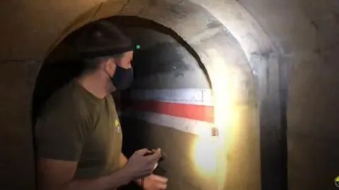 Schron ma około 85 metrów długości