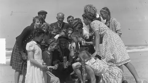 Jak pasiasty dywersant szkodził jedności proletariatu. Stonka wciąż żyje i ma się dobrze