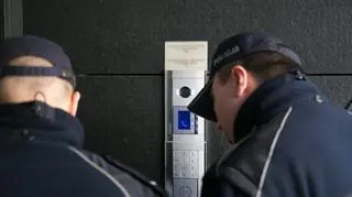 Policjanci w całej Polsce kontrolują, czy ludzie przestrzegają kwarantanny