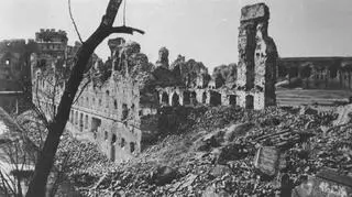Ruiny Cytadeli po zakończeniu walk o Poznań w lutym 1945