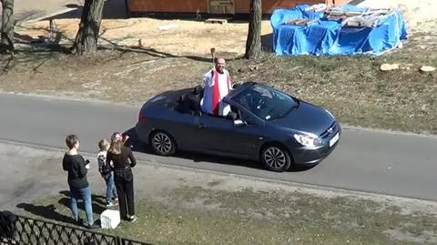 "Próba generalna". Święcenie palm z kabrioletu 