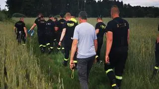 Mężczyznę znaleziono na polu
