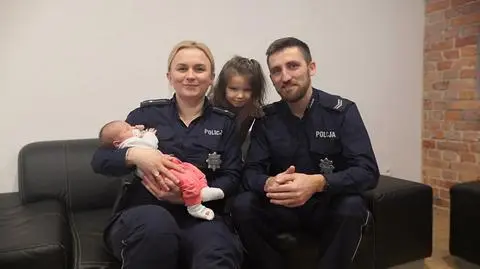 Jacuś przyszedł na świat w aucie, w drodze do szpitala, w policyjnej eskorcie. "Najcudowniejsza służba w życiu"