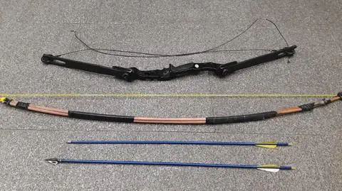 Z tego łuku 38-latek strzelał do kolegi