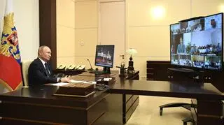 W czasie pandemii Władimir Putin kontaktuje się z urzędnikami w formie wideokonferencji 