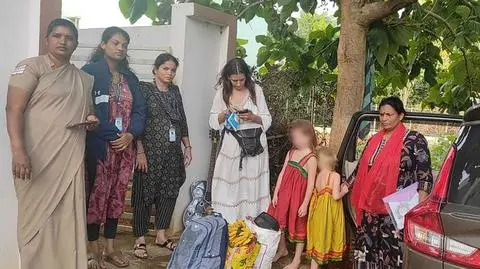 Rosjanka mieszkała z córkami w jaskini w Indiach 