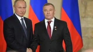 Władimir Putin i Arkadij Rotenberg w czasie uroczystości wręczenia nagród państwowych. Zdjęcie z 18 marca 2020 roku