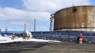 Zbiornik, z którego wyciekł olej napędowy 