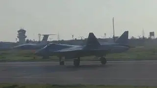 Rosyjski Su-57 w bazie Humejmim w Syrii. Zdjęcie z 2020 roku 