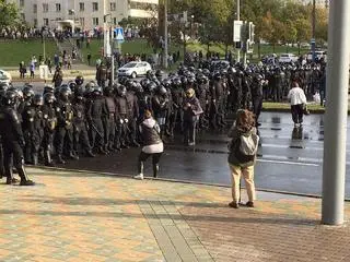 Oddziały OMON w czasie protestu antyrządowego w Mińsku 