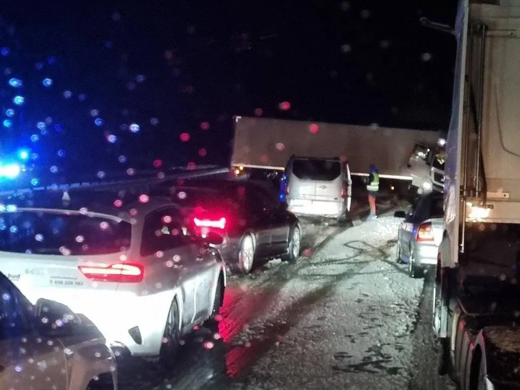 Wypadek ciężarówki za przejściem granicznym Kolbaskowo-Pomellen