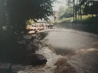 Zniszczona jedna z dróg