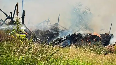 Stodoła spłonęła od niedopałka papierosa. Zatrzymany 13-latek