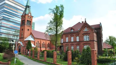 Katowice, Dąb. Kościół św. Jana i Pawła Męczenników