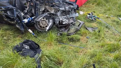 Czołowe zderzenie z ciężarówką. 25-latek zginął na miejscu