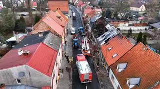 Groźny pożar w Nowym Stawie. Cztery budynki objęte ogniem