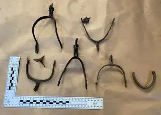 Zabezpieczone przez policjantów zabytki archeologiczne 