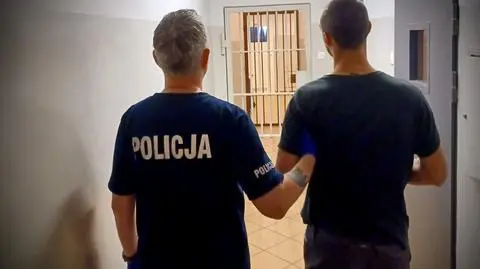 Bez kamizelek pływali na deskach, jeden z nich był poszukiwany