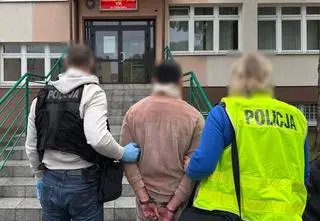 Przerobiony dokument i umowy na dostawę prądu do lokali z nielegalnymi automatami