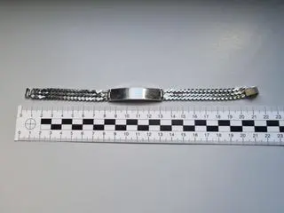 Znaleziona za stodołą bransoletka, mogła należeć do jednej z ofiar "Skorpiona"