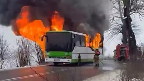 Autobus stanął w ogniu. Na pokładzie 40 uczniów