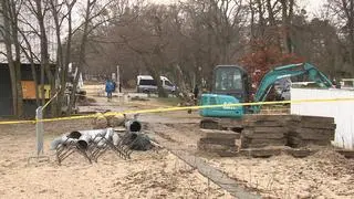 W lokalu dawnej Zatoki Sztuki w Sopocie policja od tygodnia prowadzi czynności procesowe. W czwartek przed południem funkcjonariusze sprawdzali studzienki kanalizacyjne.
