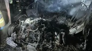 Pożar w hali garażowej, spłonęło kilka aut