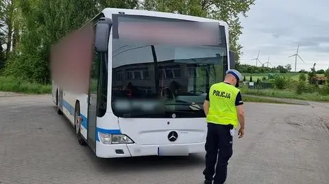 42-latek odpowie za jazdę po alkoholu. Wiózł dzieci autobusem szkolnym