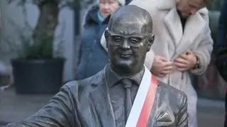 Autorem projektu ławeczki jest Andrzej Renes