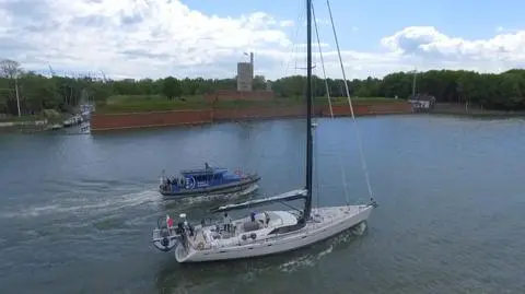 Przed epidemią "uciekli" na ocean. Po dwóch miesiącach żeglowania wrócili do domu