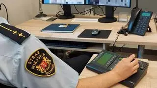 Samotna dziewczynka została zauważona na miejskim monitoringu