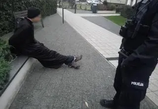 Przebrał się za księdza i ukradł wózek
