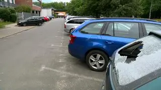Zniszczonych zostało kilka samochodów w centrum Szczecina