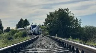 Zderzenie pociągu z busem w Żelistrzewie
