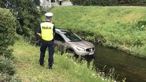 Kobieta wjechała do rzeczki