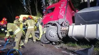Samochód dostawczy został kompletnie zmiażdżony