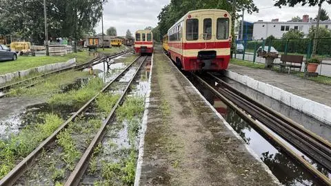 Żuławska Kolej Dojazdowa nie kursuje. Deszcze uszkodziły infrastrukturę