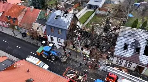 Groźny pożar w Nowym Stawie. Cztery budynki objęte ogniem