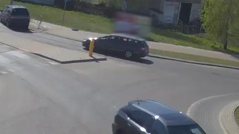 Zjechała z ronda, uderzyła w barierki