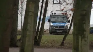 W lokalu dawnej Zatoki Sztuki w Sopocie policja od tygodnia prowadzi czynności procesowe. W czwartek przed południem funkcjonariusze sprawdzali studzienki kanalizacyjne.