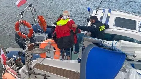 Mężczyzna nie mógł ustać na nogach i nie pamiętał jak się nazywa
