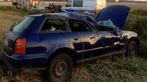 Pijany kierowca doprowadził do dachowania. Uciekł z miejsca wypadku, pozostawiając w aucie dziecko