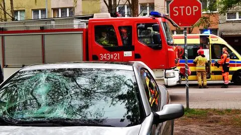 Nastolatkowie potrąceni przed szkołą na pasach