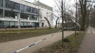 W lokalu dawnej Zatoki Sztuki w Sopocie policja od tygodnia prowadzi czynności procesowe. W czwartek przed południem funkcjonariusze sprawdzali studzienki kanalizacyjne.