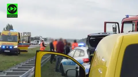 Dachowanie na A1. Dwie osoby trafiły do szpitala