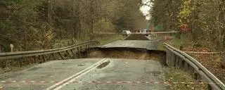 Ośmiometrowa wyrwa w drodze