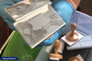 Produkowali "dokumenty kolekcjonerskie" z wielu krajów