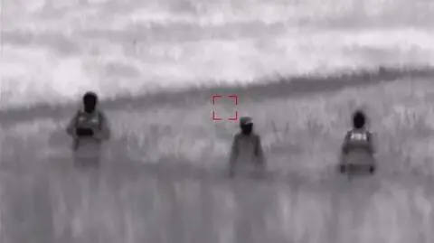 Kamera zauważyła na granicy rosyjską rodzinę