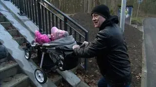 Podjazd jest przeszkodą dla wózków